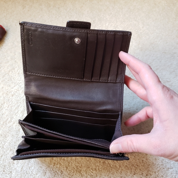 Authentic Coach wallet - Picture 2 of 10